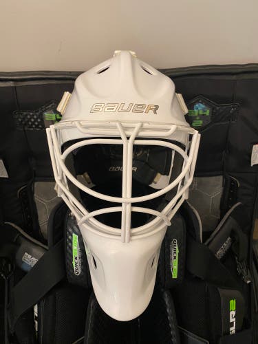 Senior Bauer NME VTX Goalie Mask
