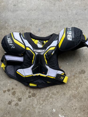 Used Bauer Supreme 2s Pro Shoulder Pads Size S/P