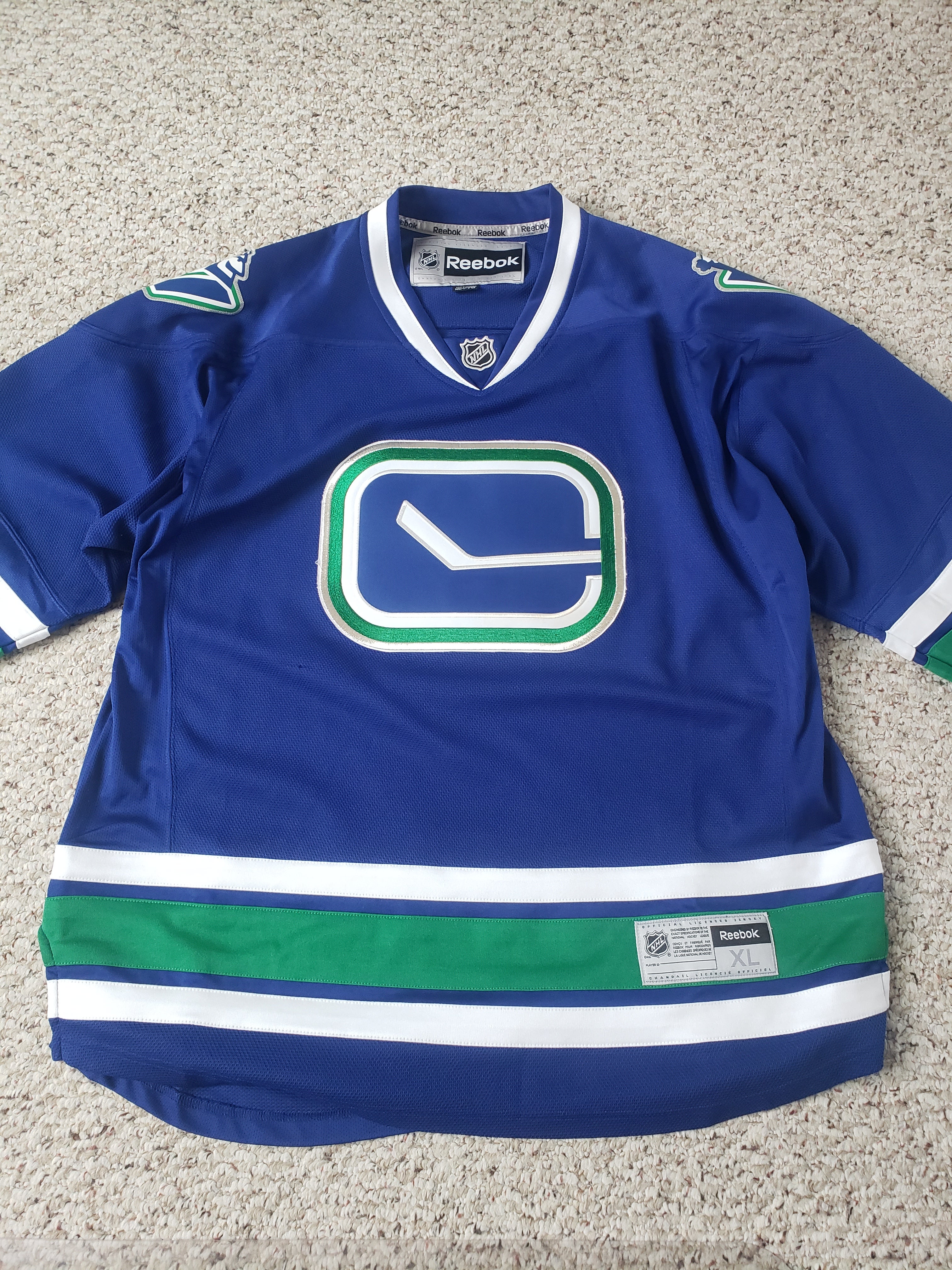 New With Tags Vancouver Canucks Men's Fanatics Jersey #6 Boeser