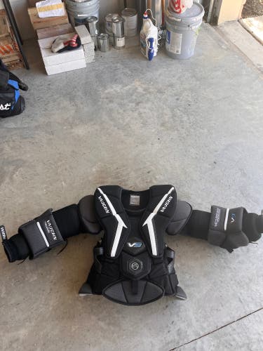 Used Medium Vaughn  V9 Pro Carbon Goalie Chest Protector