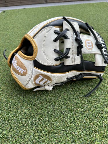 Used Right Hand Throw 12" A2000 Softball Glove
