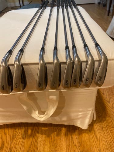 Men's Right Handed Regular Flex Steel Shaft AP1 712 Iron Set