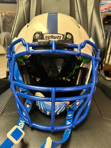Used Large Youth Schutt Helmet Vengeance 11