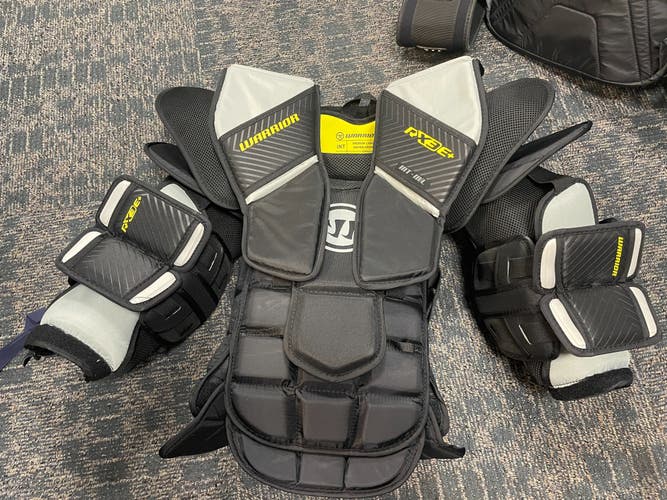 Used ONCE Medium Warrior RX3E+ Goalie Chest Protector Pro Stock