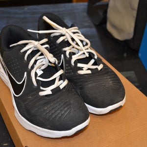 Black Youth Used Unisex Size 5.5 Nike Alpha Huarache 3 Turf Shoes (Read Description)