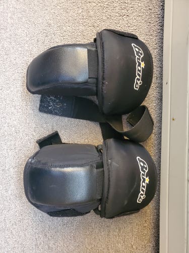 Used Brian's Junior Goalie Knee Guards