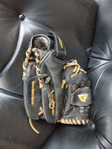 Used Akadema Right Hand Throw Outfield Baseball Glove 11.5"