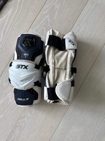 Adult Used Medium STX Cell V Arm Pads