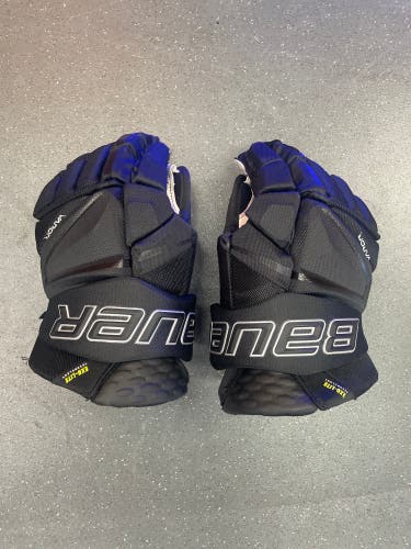 Lightly Used Bauer 14" Vapor Hyperlite Gloves