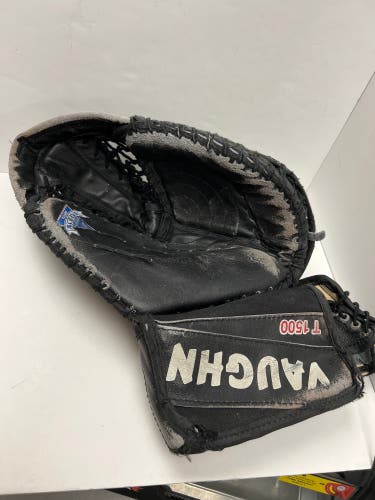 Vaughn T1500 Senior Regular Goalie Glove