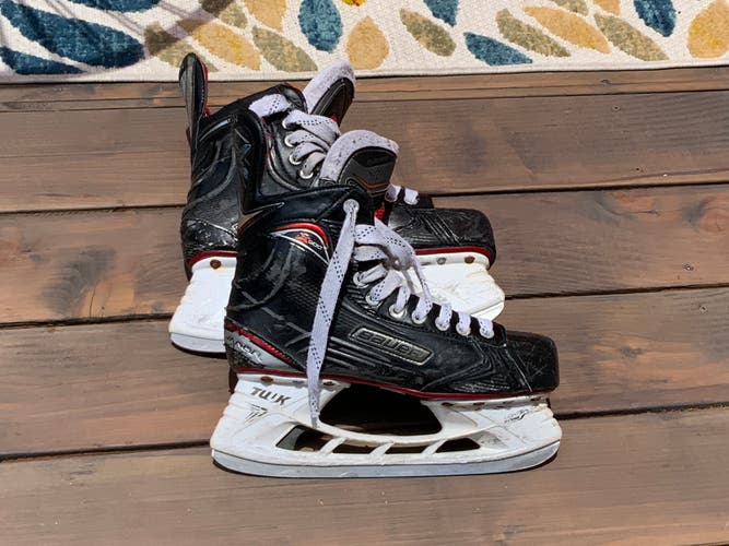 Senior Used Bauer Vapor X500 Hockey Skates Regular Width Size 9.5