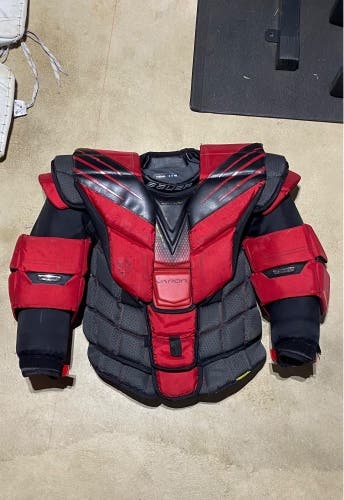 Bauer Hyperlite Chest Protector(sz. Medium)