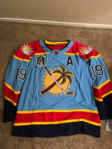 New 2023 Reverse Retro Florida Panthers Matthew Tkachuk Jersey In Size 52 (L)