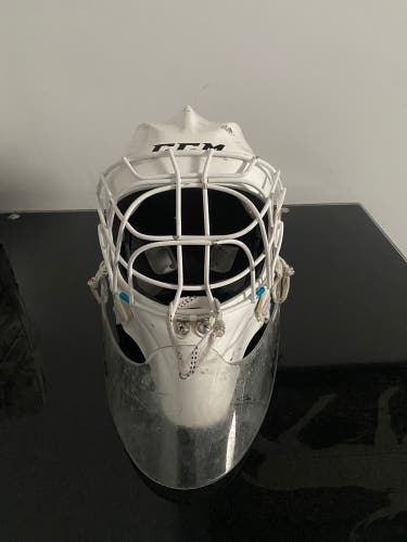 Used CCM  9000 Goalie Mask Medium
