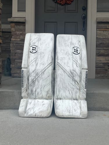 31" Warrior  Ritual G5 Goalie Leg Pads