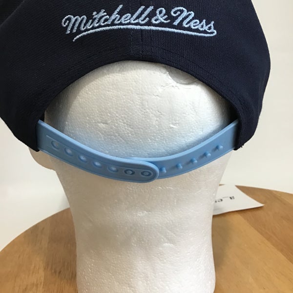 Mitchell & Ness NCAA 2 Tone Team Cord Fitted North Carolina Men Caps White in Size:7 1/2