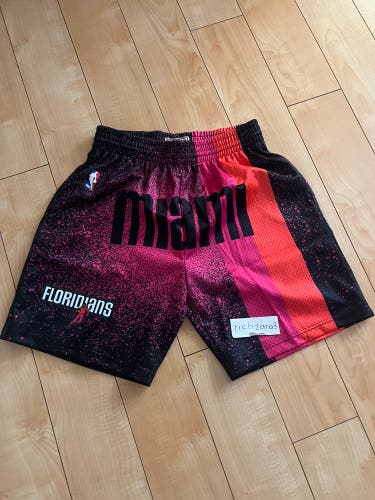 Miami Heat Floridians Mitchell & Ness Swingman Jersey Shorts Mens large