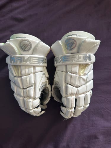 Used Maverick M4 Gloves Size M/12