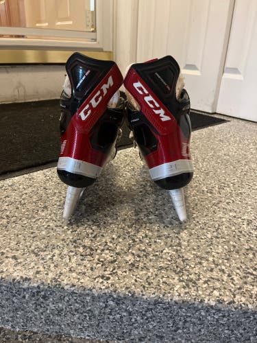 Used CCM Size 9.5 JetSpeed FT4 Pro Hockey Skates