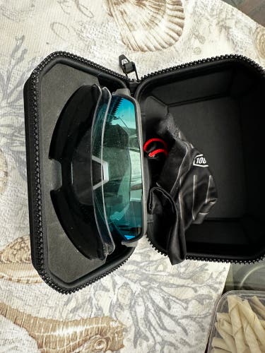 Grey 100% sunglasses