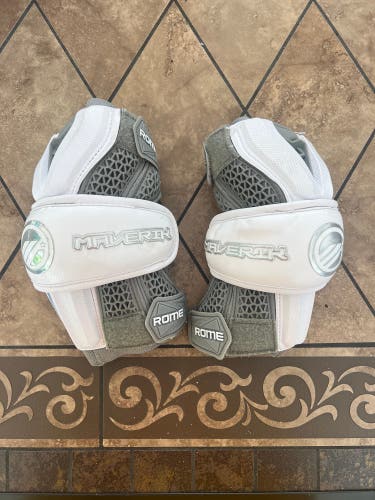 Used Large Maverik Rome Arm Pads