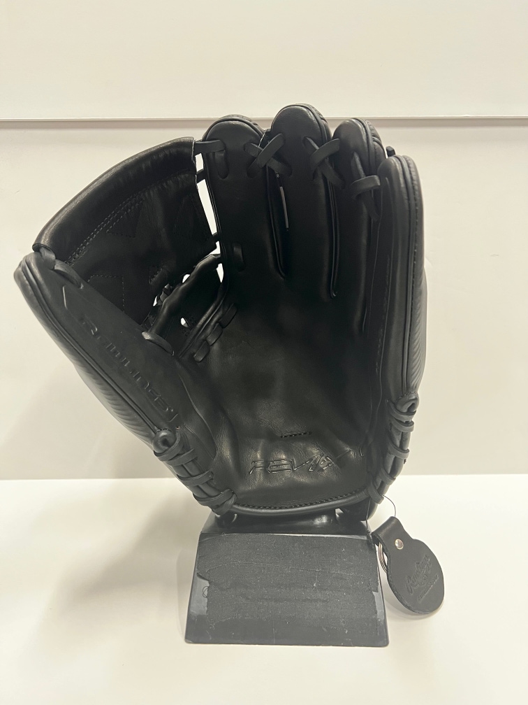 New RHT Rawlings Infield/Pitcher's REV1X Baseball Glove 11.75"