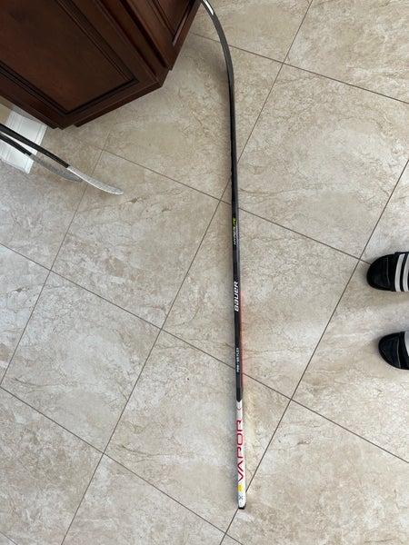 New Right Handed Bauer Vapor Hyperlite Hockey Stick P28
