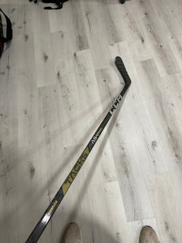 Senior Left Hand P29  Super Tacks AS-V PRO Hockey Stick