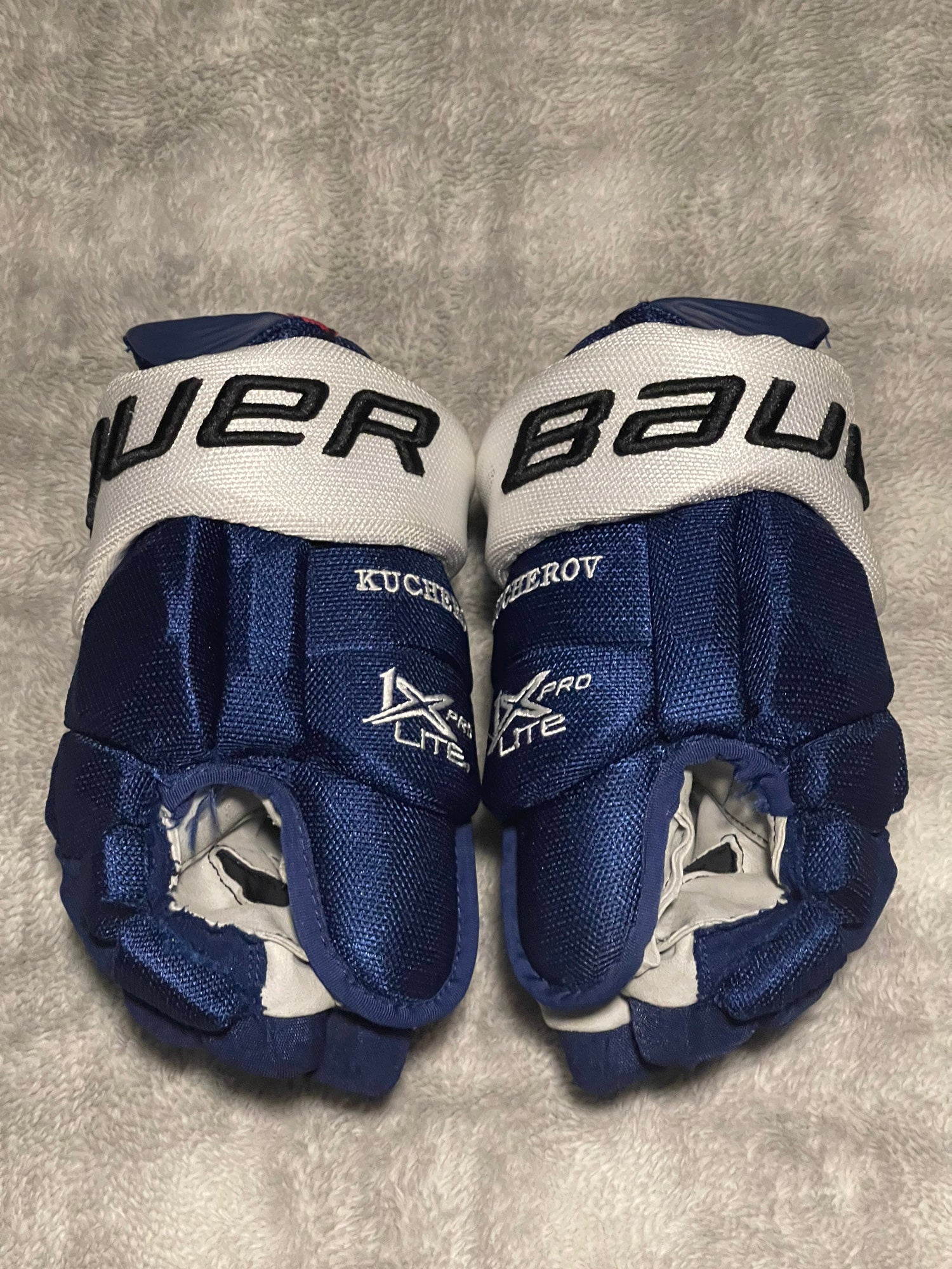 Tampa Bay Lightning Nikita Kucherov Game Used Playoff ECF Gloves 2020-2021