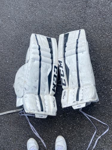 33" CCM Extreme Flex 760 Goalie Leg Pads