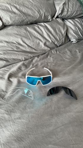 Unisex One Size Fits All Oakley Sutro Sunglasses