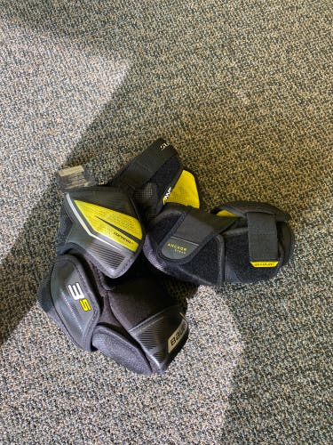 New Senior Medium Bauer Supreme 3S Elbow Pads