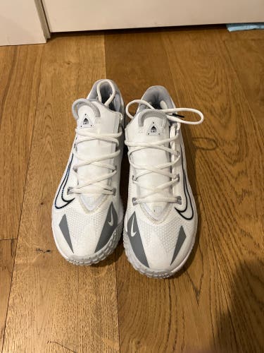 Nike Men’s Force Zoom Trout baseball shoes