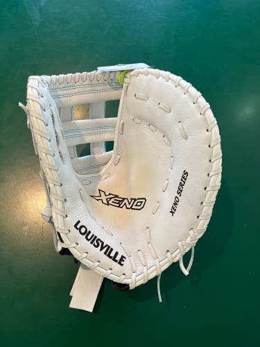 New Louisville Slugger Xeno Fastpitch Right Hand Throw 13” First Base Glove
