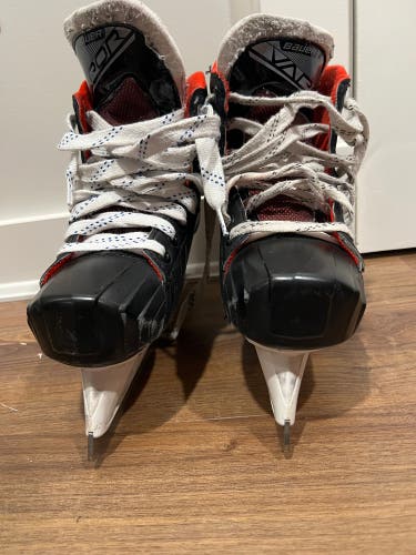 Used Bauer Vapor X2.7 Goalie Skates - size 4D