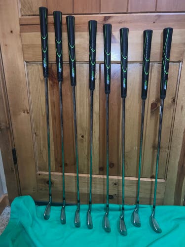 Taylormade Sim2 Max Stiff Iron Set