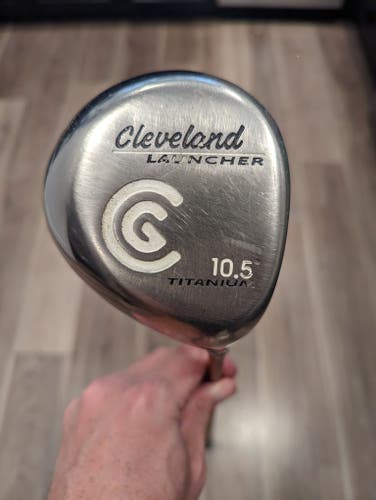 Used Men's Right Handed Cleveland Launcher 10.5