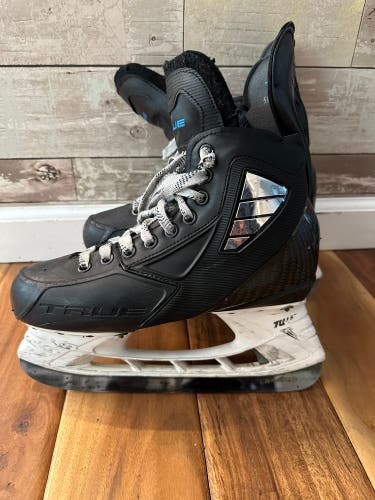 True Custom Skates Size 5.5-6 Tuuk