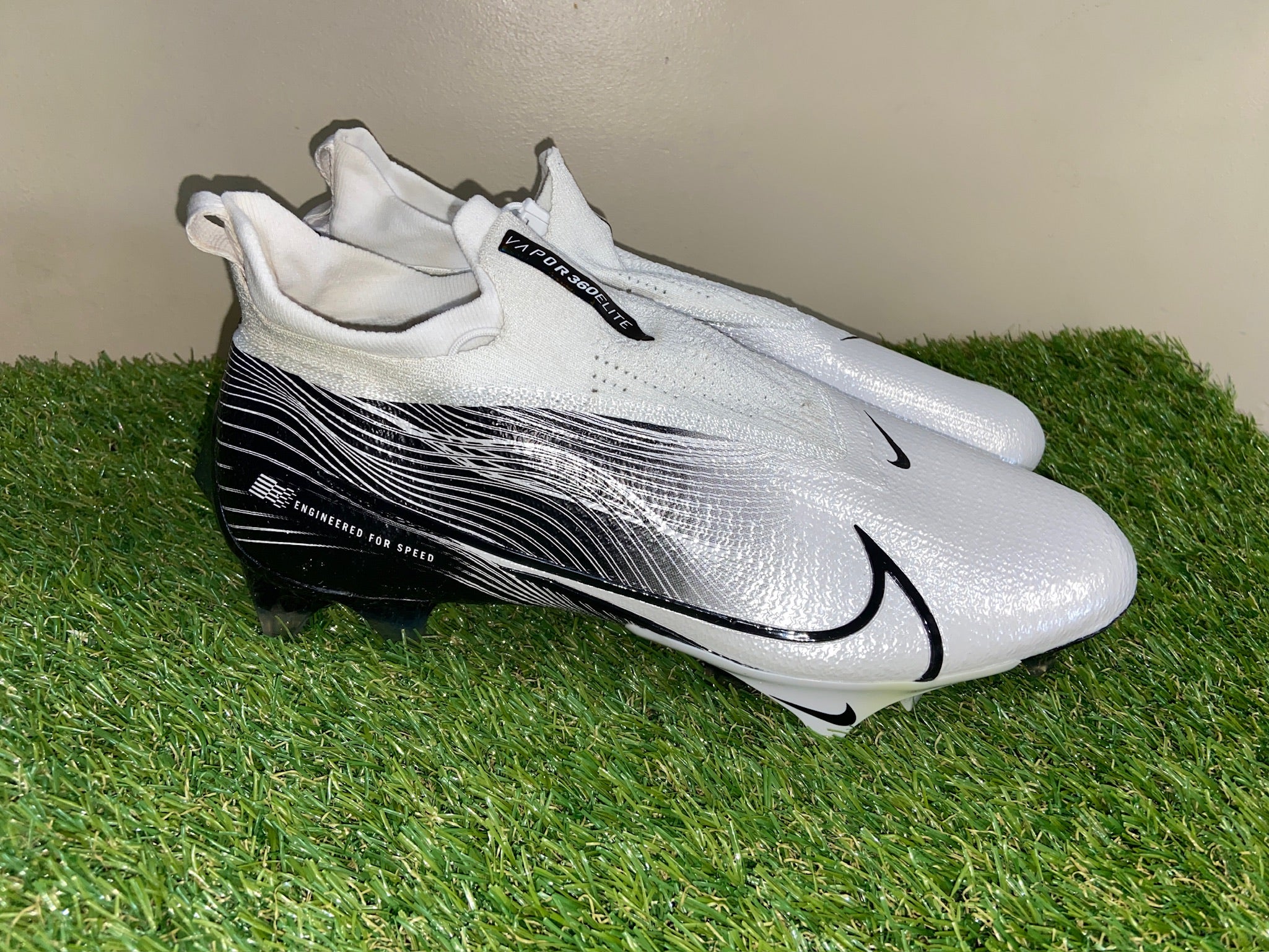 Nike Vapor Edge Elite 360 Flyknit White Black Football Cleats