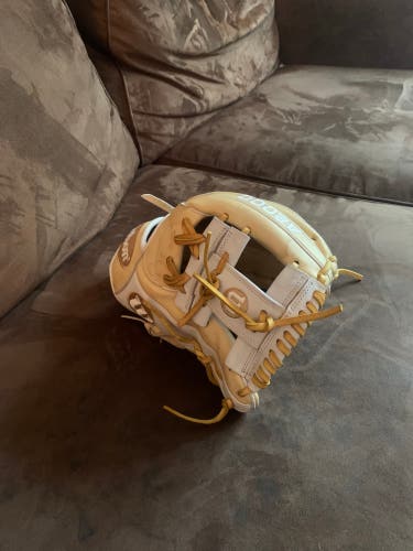 2021 Infield 11.75" A2000 Baseball Glove