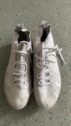 White Adult Used Men's Size 11 Under Armour Mid Top Command Mc