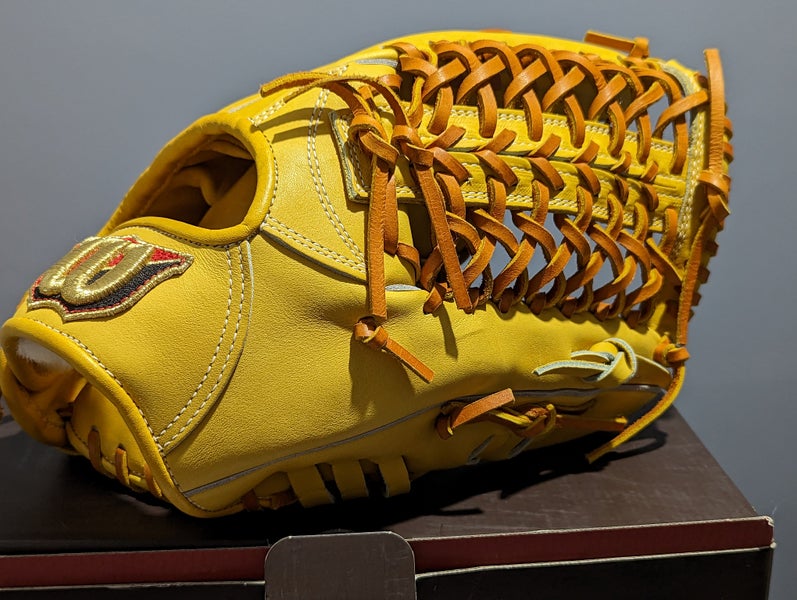 Wilson Staff Made in Japan Outfield glove NWT