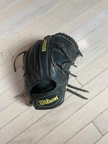 Used Right Hand Throw 12" A2000 B2 Baseball Glove