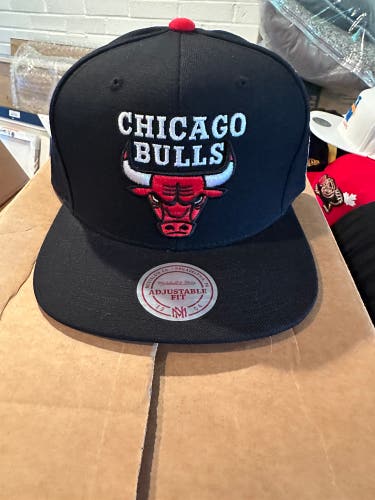 Chicago Bulls classic SnapBack by Mitchell & Ness-NWT