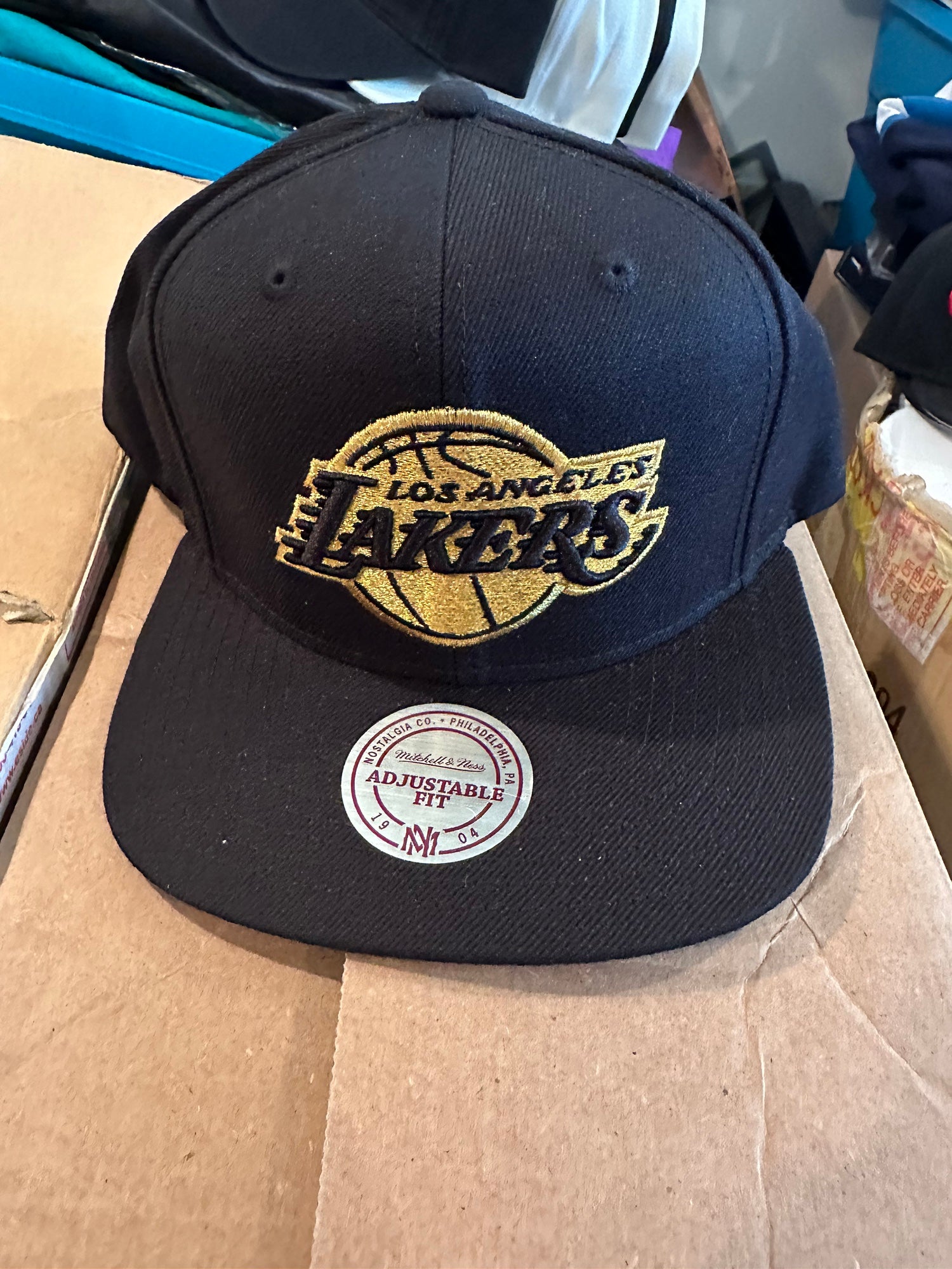 Mitchell and Ness Los Angeles Lakers Logo Gold/Black Snapback Hat