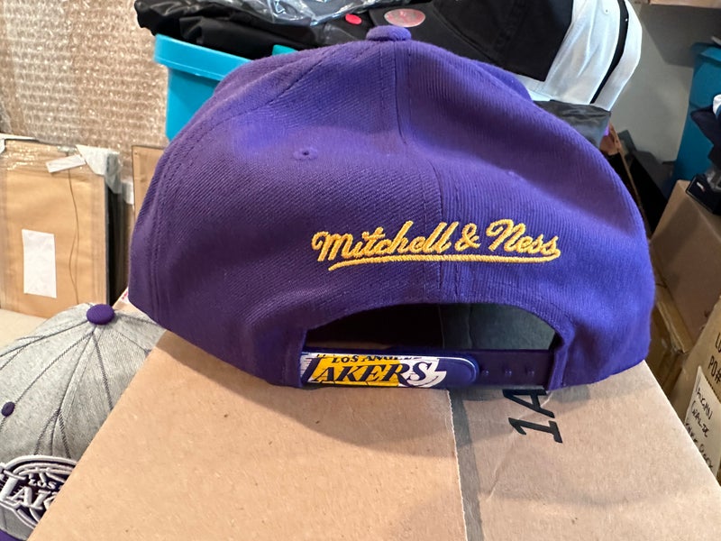 Los Angeles Lakers Yellow outline Hat-NWT by Mitchell & Ness