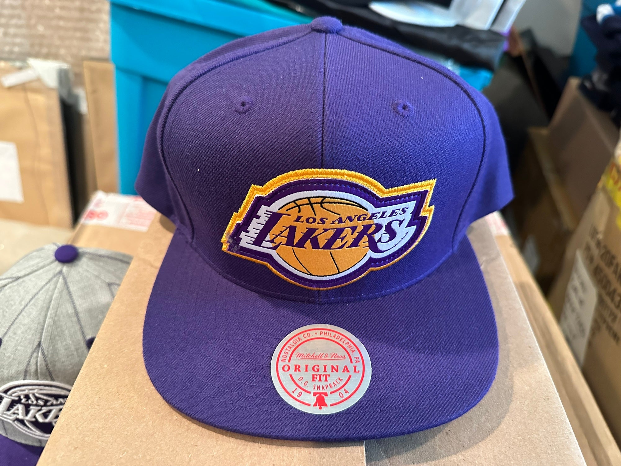 mitchell & ness lakers hat