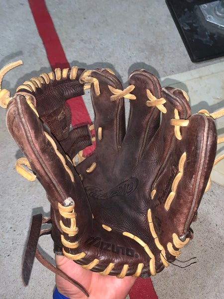 Mizuno 11.75 Infielder’s Glove