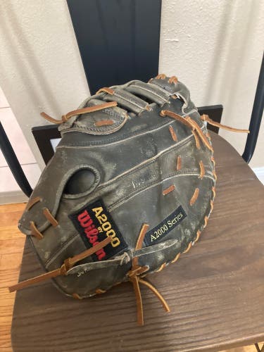 Relaxed/reconditioned Wilson “The A2000” 1st base mitt-13’ LHT