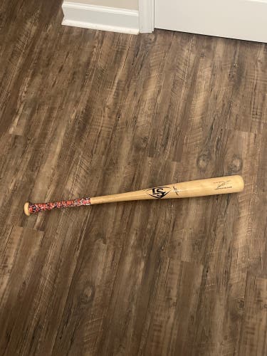 33” Louisville Slugger Wood Bat